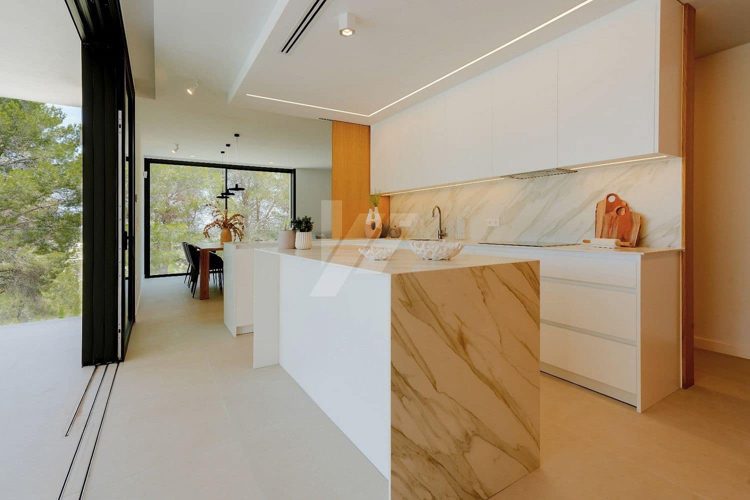 4 bedroom Villa for sale in Moraira with pool garage - € 1,499,000 (Ref: 9830746)