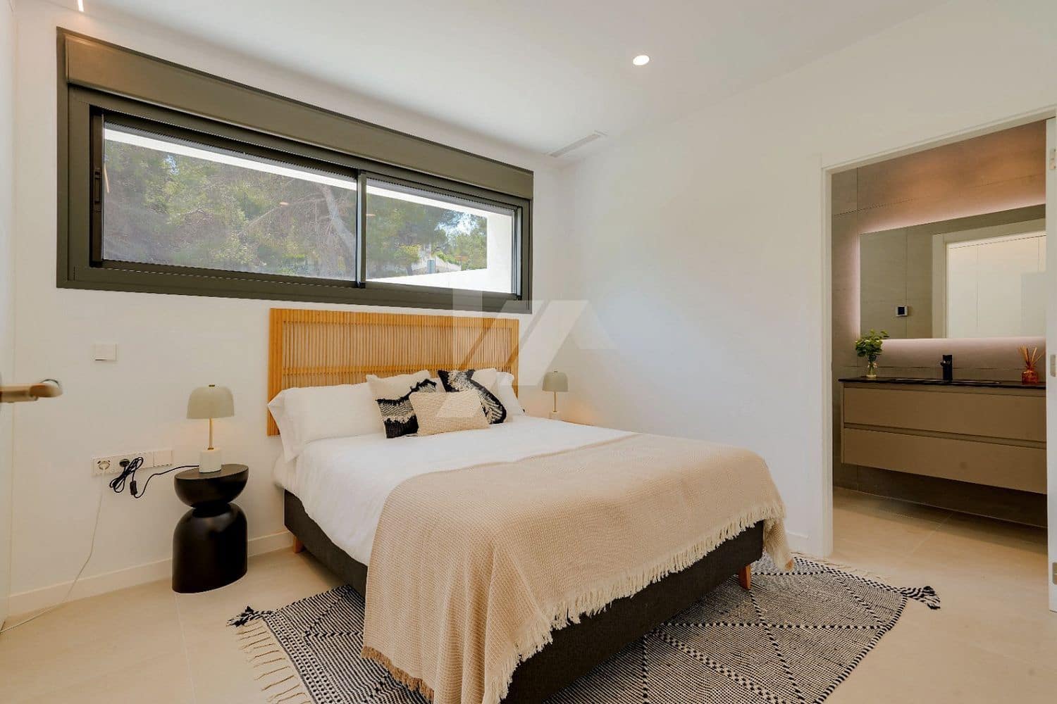 4 bedroom Villa for sale in Moraira with pool garage - € 1,499,000 (Ref: 9830746)