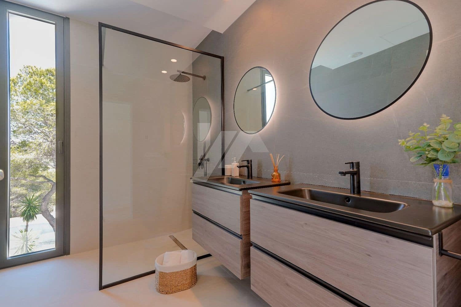 4 bedroom Villa for sale in Moraira with pool garage - € 1,499,000 (Ref: 9830746)
