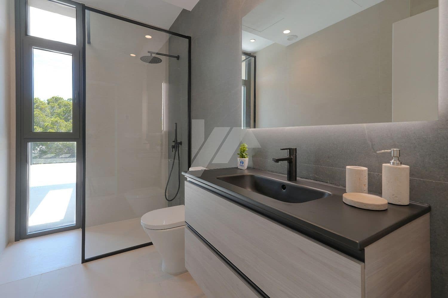 4 bedroom Villa for sale in Moraira with pool garage - € 1,499,000 (Ref: 9830746)