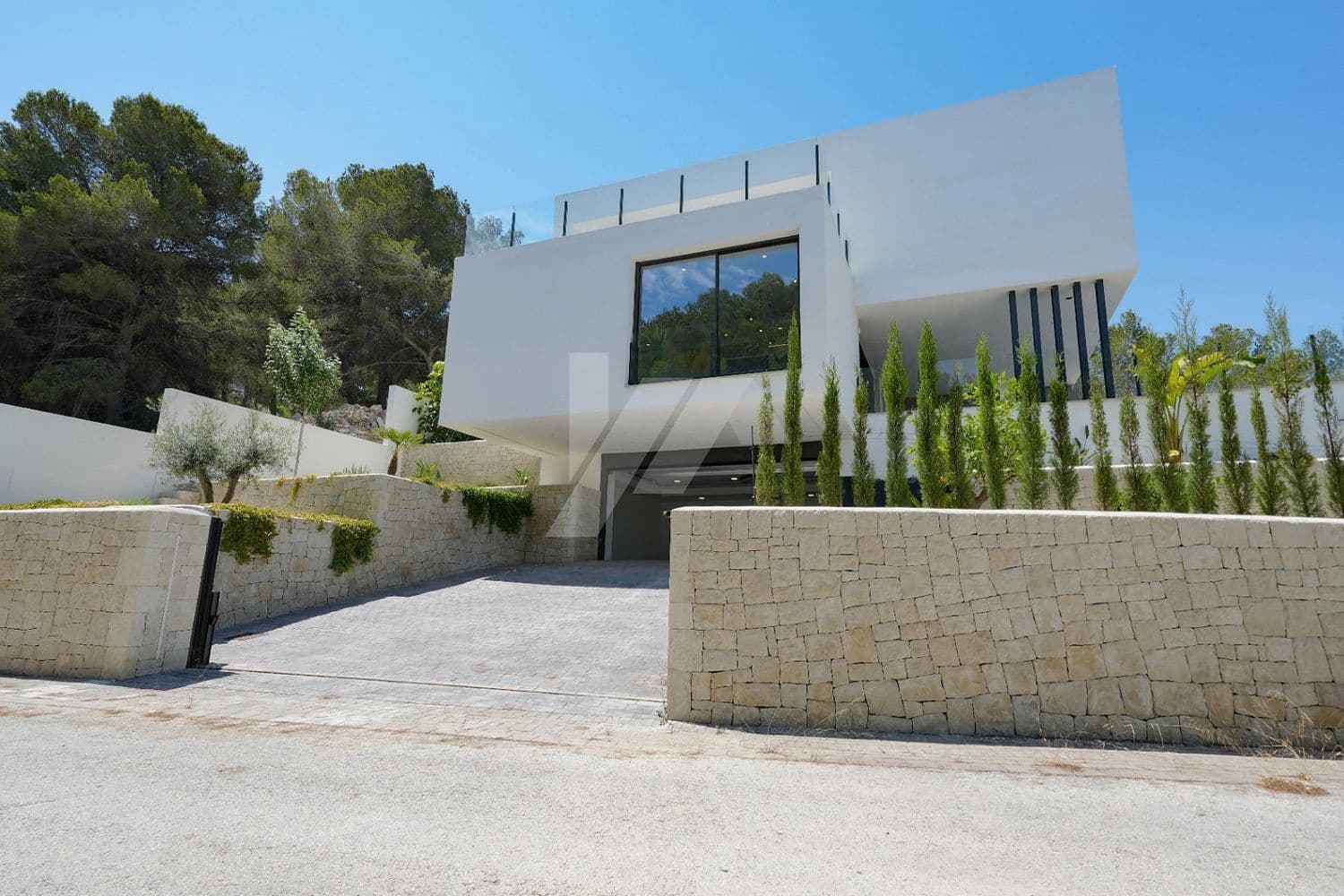 4 bedroom Villa for sale in Moraira with pool garage - € 1,499,000 (Ref: 9830746)