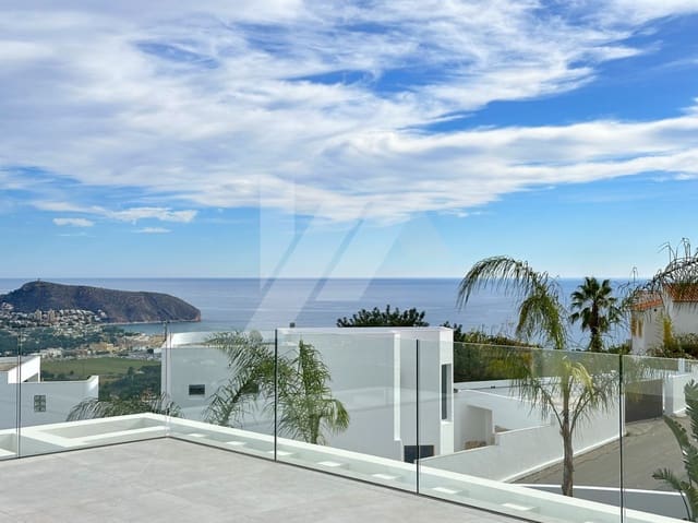 3 sypialnia Willa na sprzedaż w Teulada Pueblo, Teulada-Moraira z basenem garażem - 2 250 000 € (Ref: 9844778)
