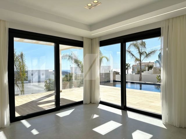 3 sypialnia Willa na sprzedaż w Teulada Pueblo, Teulada-Moraira z basenem garażem - 2 250 000 € (Ref: 9844778)