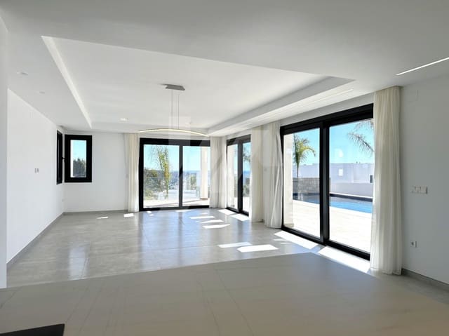 3 sypialnia Willa na sprzedaż w Teulada Pueblo, Teulada-Moraira z basenem garażem - 2 250 000 € (Ref: 9844778)
