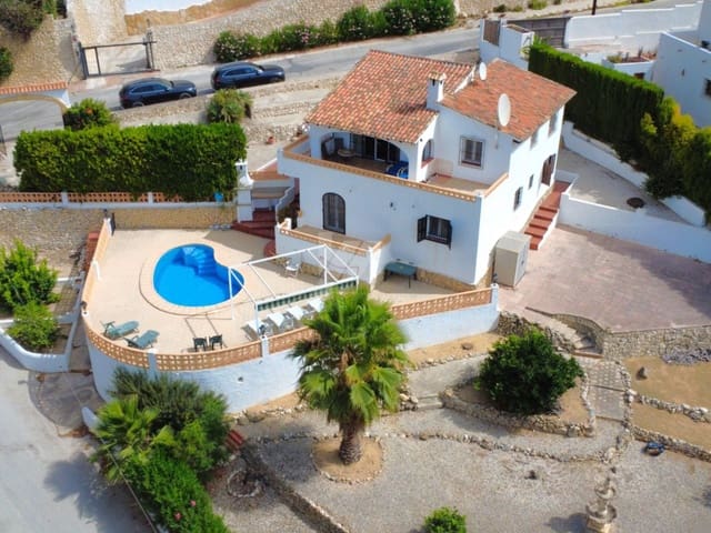 5 soverom Villa til salgs i Paichi, Teulada-Moraira med svømmebasseng garasje - € 625 000 (Ref: 9984267)