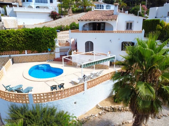 5 soverom Villa til salgs i Paichi, Teulada-Moraira med svømmebasseng garasje - € 625 000 (Ref: 9984267)