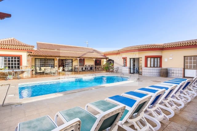 8 sypialnia Willa na sprzedaż w Arona z basenem - 1 125 000 € (Ref: 7500171)