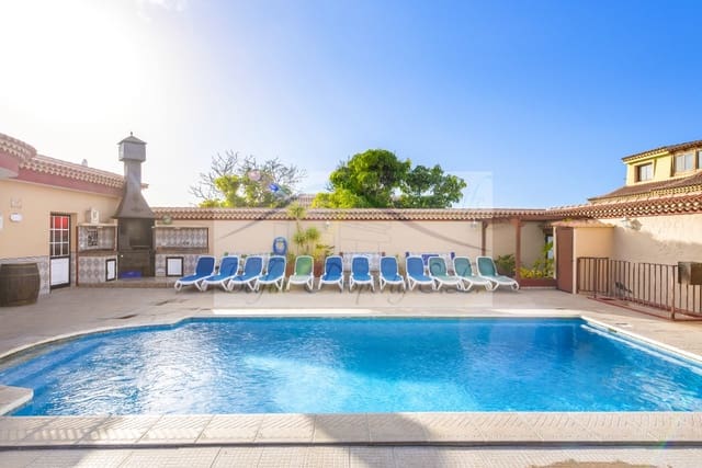 8 sypialnia Willa na sprzedaż w Arona z basenem - 1 125 000 € (Ref: 7500171)