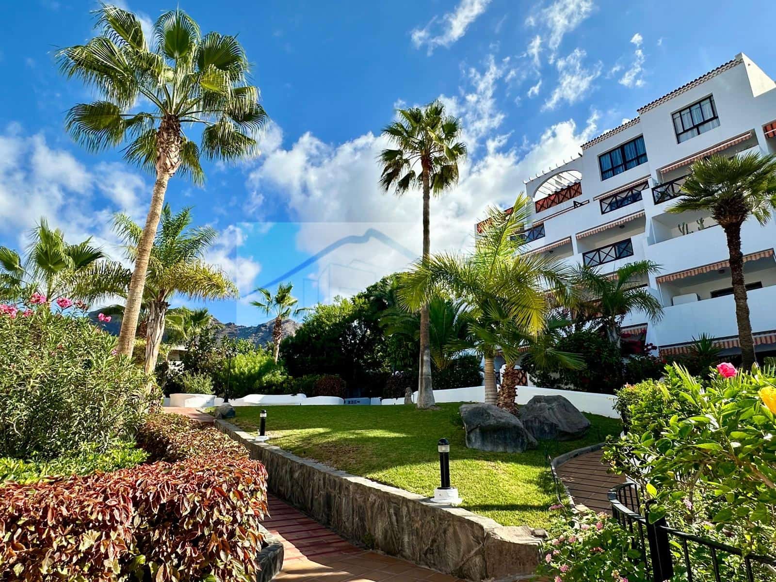 2 slaapkamer Appartement te koop in Puerto Santiago met zwembad - € 450.000 (Ref: 8835798)