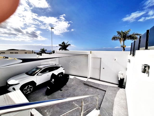 3 soveværelse Villa til salg i San Eugenio Alto, Adeje - € 1.900.000 (Ref: 9181959)