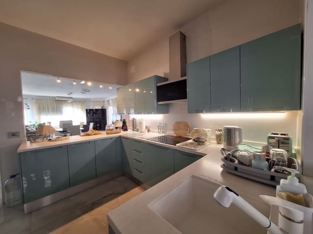 3 bedroom Villa for sale in Granadilla de Abona with pool - € 630,000 (Ref: 10026181)