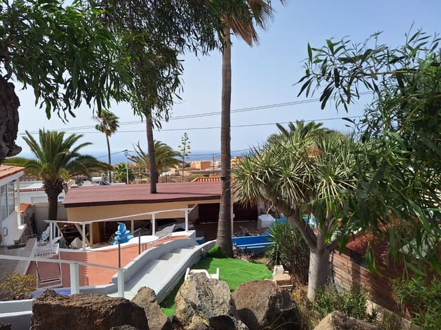 3 bedroom Villa for sale in Granadilla de Abona with pool - € 630,000 (Ref: 10026181)