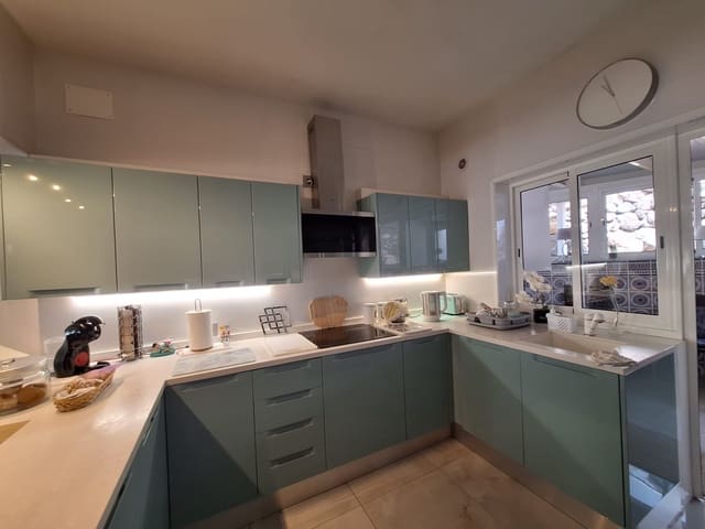 3 bedroom Villa for sale in Granadilla de Abona with pool - € 630,000 (Ref: 10026181)