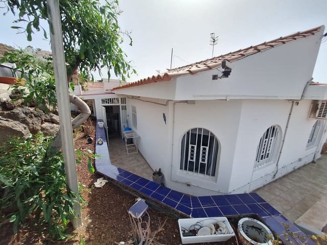 3 bedroom Villa for sale in Granadilla de Abona with pool - € 630,000 (Ref: 10026181)