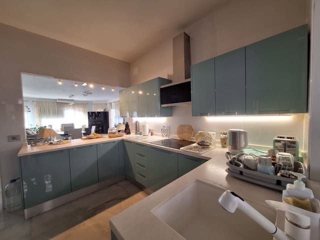 Chalet de 3 habitaciones en San Isidro de Abona, Granadilla de Abona en venta con piscina - 630.000 € (Ref: 10026181)