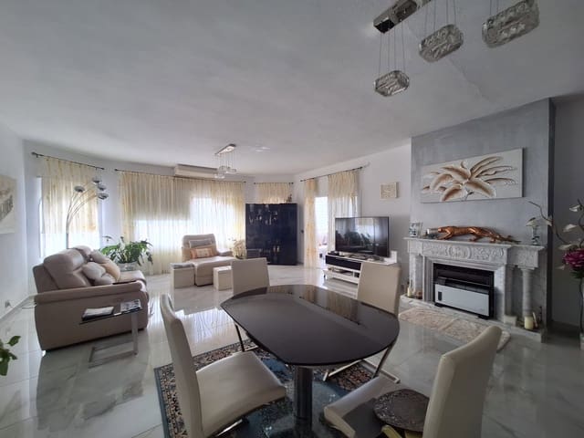 Chalet de 3 habitaciones en San Isidro de Abona, Granadilla de Abona en venta con piscina - 630.000 € (Ref: 10026181)