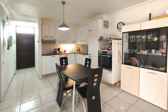 Apartamento de 2 habitaciones en Costa del Silencio, Arona en venta con piscina - 230.000 € (Ref: 10034331)