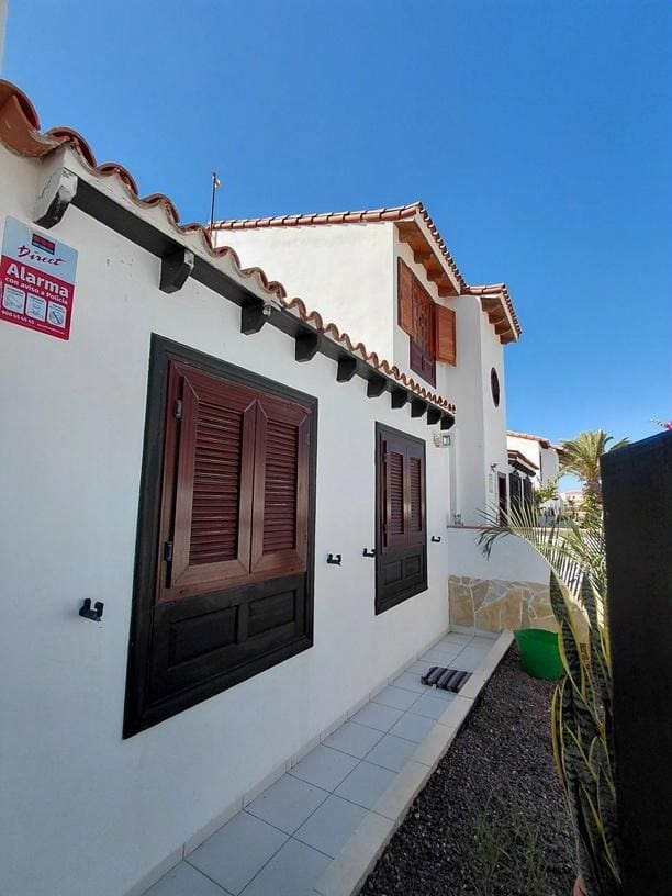 3 bedroom Villa for sale in Golf del Sur with pool garage - € 420,000 (Ref: 10043721)