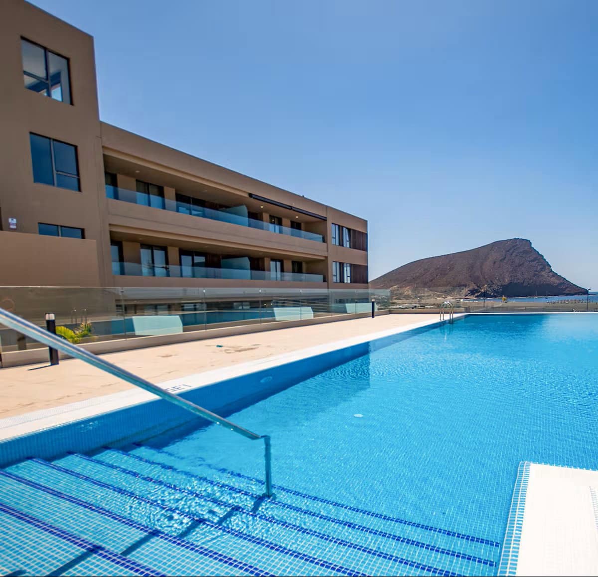 3 sovrum Lägenhet till salu i El Medano med pool garage - 590 000 € (Ref: 10130969)