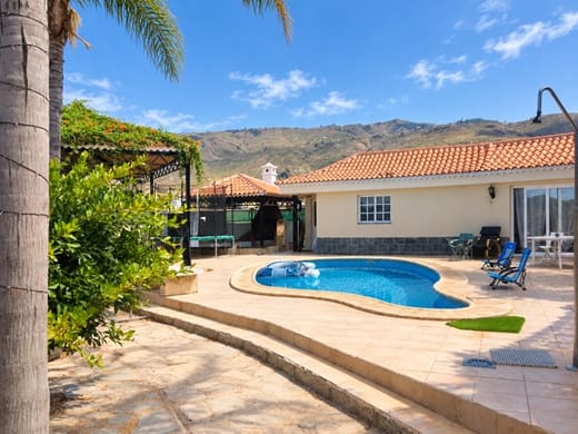 4 quarto Quinta/Casa Rural para venda em Valle de San Lorenzo com piscina garagem - 895 000 € (Ref: 10145414)