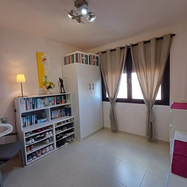 2 soverom Leilighet til salgs i Amarilla Golf med svømmebasseng garasje - € 325 000 (Ref: 8774565)