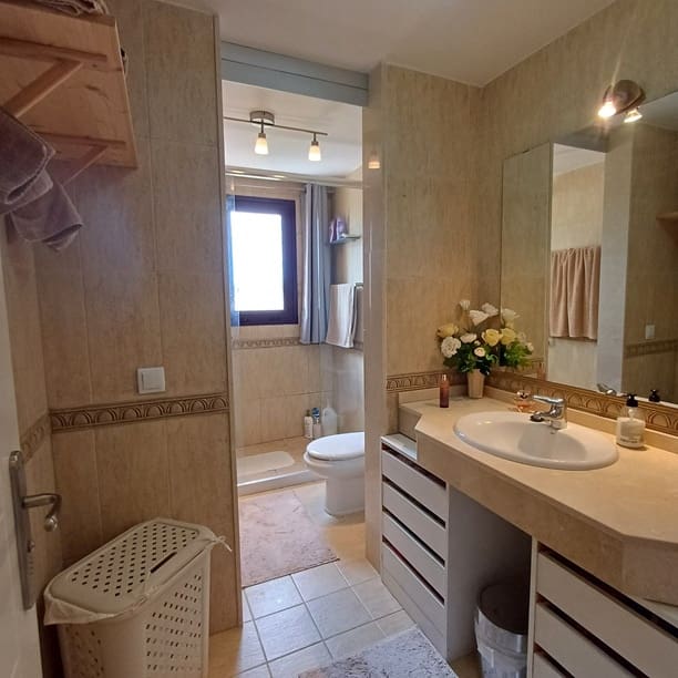 2 soverom Leilighet til salgs i Amarilla Golf med svømmebasseng garasje - € 325 000 (Ref: 8774565)