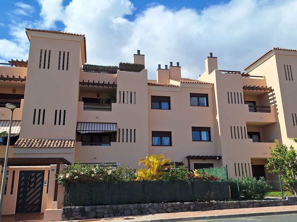 2 soverom Leilighet til salgs i Amarilla Golf med svømmebasseng garasje - € 325 000 (Ref: 8774565)