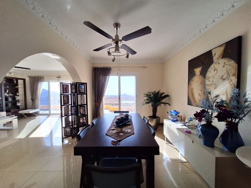 5 bedroom Villa for sale in Valle de San Lorenzo with pool garage - € 675,000 (Ref: 8816580)