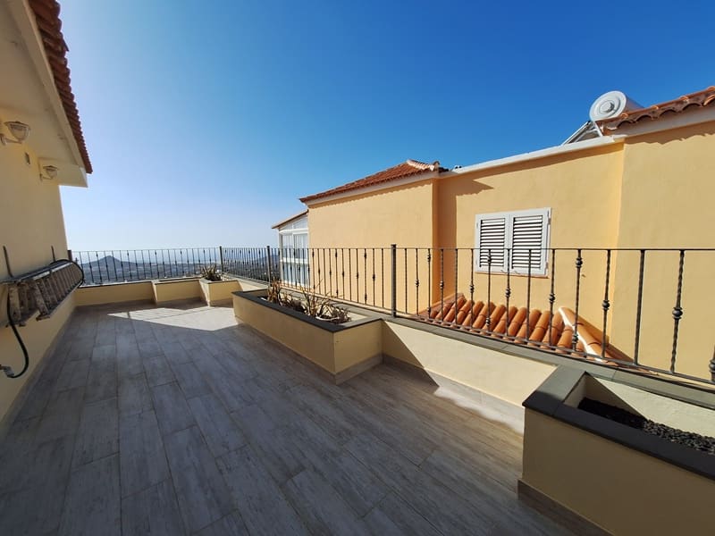 5 bedroom Villa for sale in Valle de San Lorenzo with pool garage - € 675,000 (Ref: 8816580)
