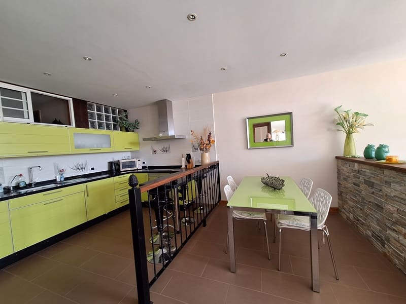 5 bedroom Villa for sale in Valle de San Lorenzo with pool garage - € 675,000 (Ref: 8816580)