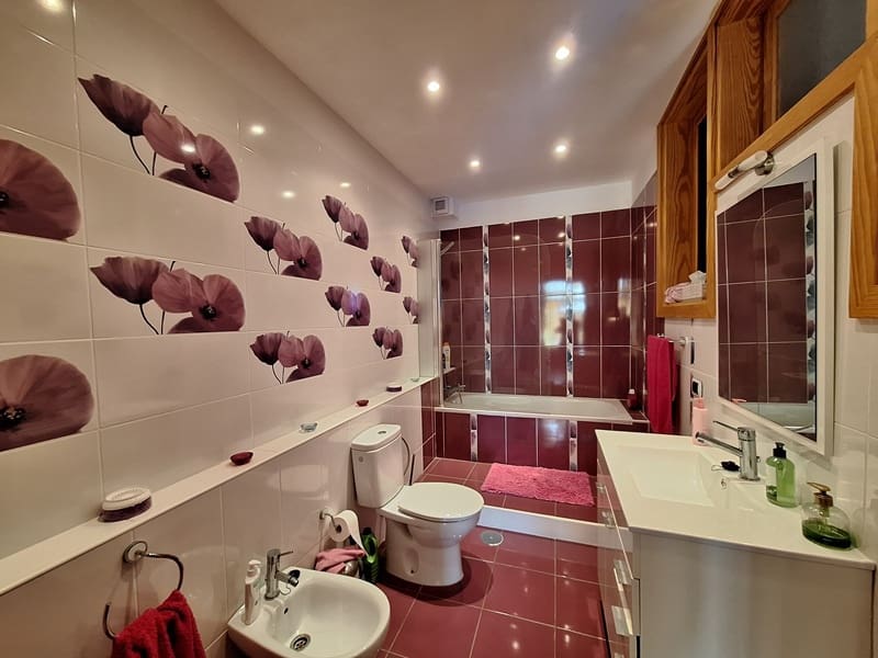 5 bedroom Villa for sale in Valle de San Lorenzo with pool garage - € 675,000 (Ref: 8816580)