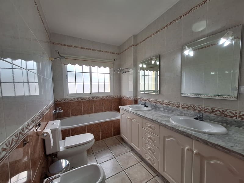 4 soveværelse Villa til salg i Golf del Sur med swimmingpool - € 1.600.000 (Ref: 8840311)