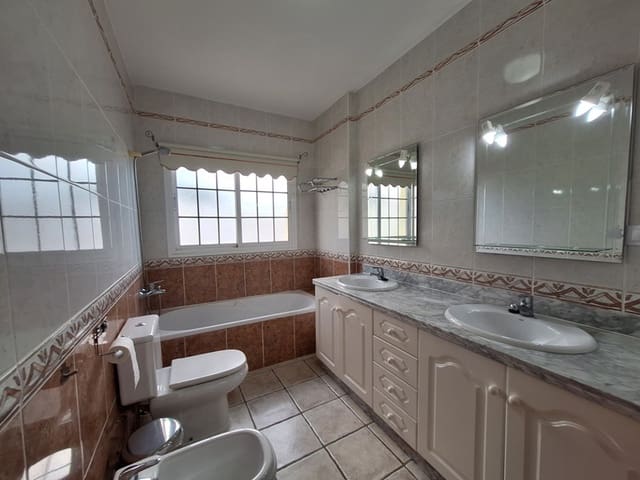 4 soveværelse Villa til salg i Golf del Sur, San Miguel de Abona med swimmingpool - € 1.600.000 (Ref: 8840311)