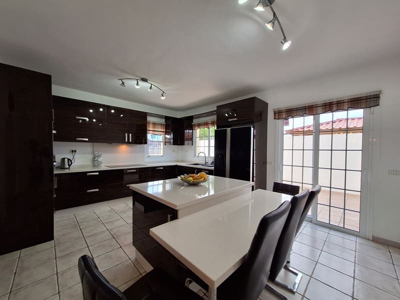 4 soveværelse Villa til salg i Golf del Sur med swimmingpool - € 1.600.000 (Ref: 8840311)