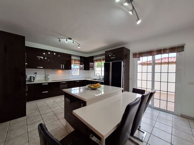 4 soveværelse Villa til salg i Golf del Sur, San Miguel de Abona med swimmingpool - € 1.600.000 (Ref: 8840311)