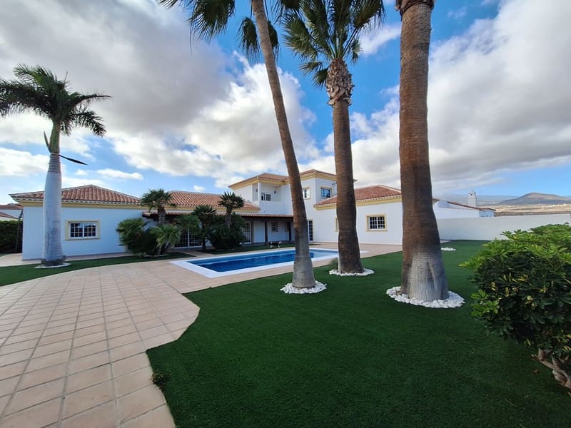 4 soveværelse Villa til salg i Golf del Sur med swimmingpool - € 1.600.000 (Ref: 8840311)