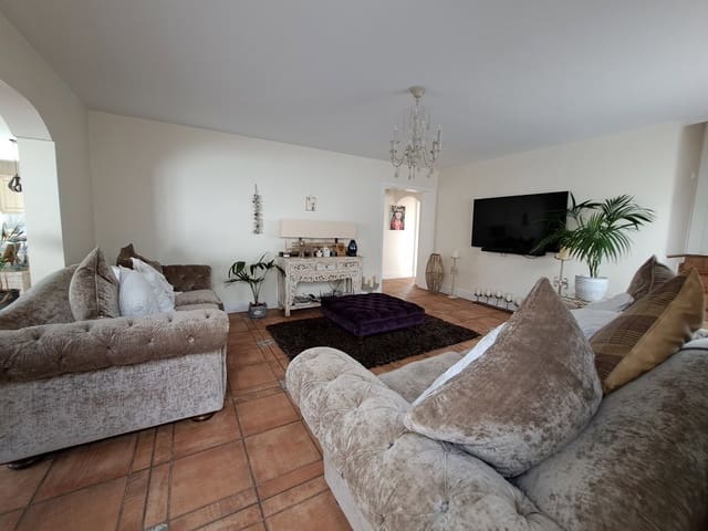 Chalet de 3 habitaciones en El Fronton, San Miguel de Abona en venta con piscina garaje - 425.000 € (Ref: 8853165)