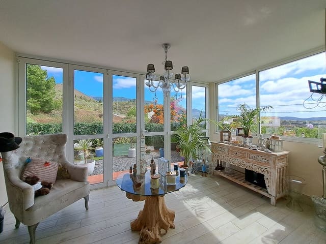 Chalet de 3 habitaciones en El Fronton, San Miguel de Abona en venta con piscina garaje - 425.000 € (Ref: 8853165)