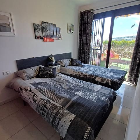 2 soveværelse Lejlighed til salg i Amarilla Golf, San Miguel de Abona med swimmingpool - € 269.900 (Ref: 8885415)