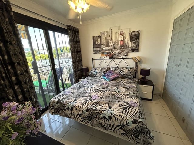 Apartamento de 2 habitaciones en Amarilla Golf, San Miguel de Abona en venta con piscina - 265.000 € (Ref: 8885415)