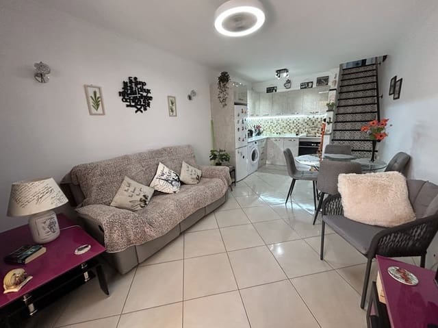 Apartamento de 2 habitaciones en Amarilla Golf, San Miguel de Abona en venta con piscina - 265.000 € (Ref: 8885415)