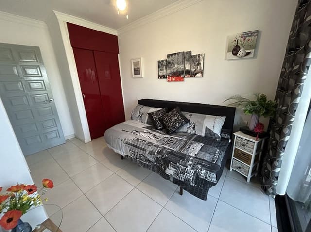 Apartamento de 2 habitaciones en Amarilla Golf, San Miguel de Abona en venta con piscina - 265.000 € (Ref: 8885415)