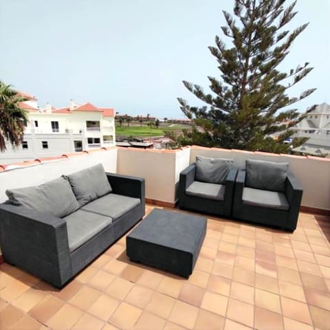 1 bedroom Apartment for sale in Golf del Sur, San Miguel de Abona with pool - € 215,000 (Ref: 9357526)
