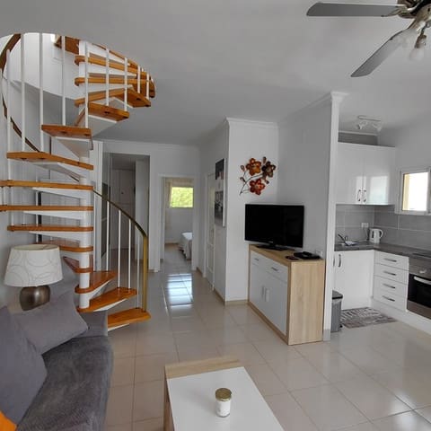 1 bedroom Apartment for sale in Golf del Sur, San Miguel de Abona with pool - € 215,000 (Ref: 9357526)