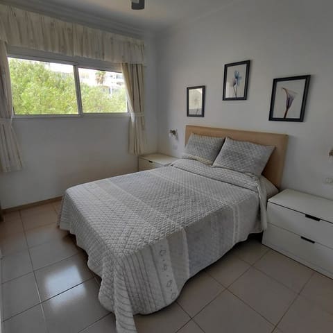 1 bedroom Apartment for sale in Golf del Sur, San Miguel de Abona with pool - € 215,000 (Ref: 9357526)