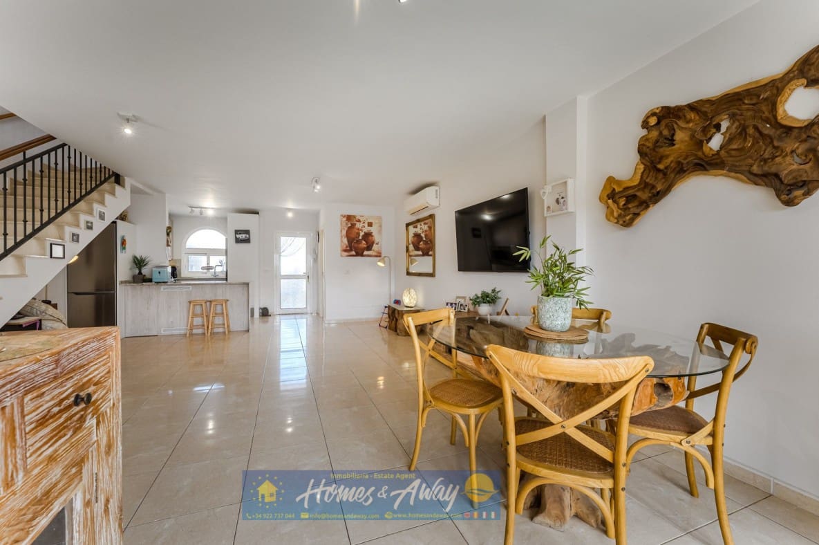 Ático de 3 habitaciones en Palm-Mar en venta con piscina garaje - 499.000 € (Ref: 9493936)