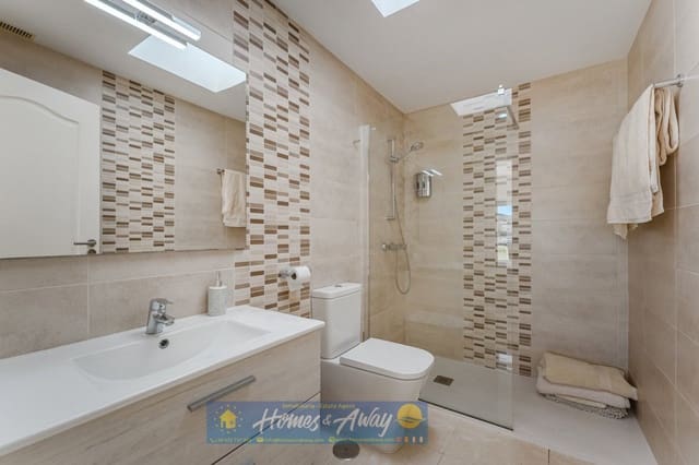 Ático de 3 habitaciones en Palm-Mar, Arona en venta con piscina garaje - 475.000 € (Ref: 9493936)