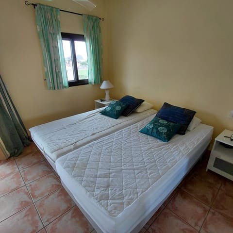 2 soveværelse Villa til salg i Golf del Sur, San Miguel de Abona med swimmingpool garage - € 450.000 (Ref: 9539902)