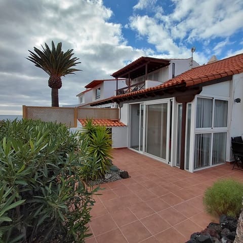 2 soveværelse Villa til salg i Golf del Sur, San Miguel de Abona med swimmingpool garage - € 450.000 (Ref: 9539902)