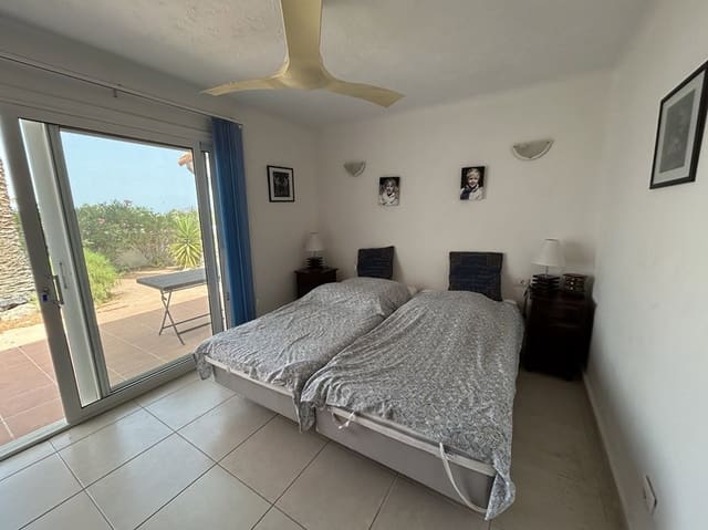 2 slaapkamer Villa te koop in Golf del Sur, San Miguel de Abona met zwembad garage - € 399.995 (Ref: 9539902)